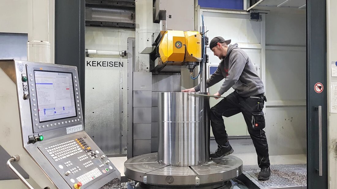 Azubi - Dominik Schneider bei der Arbeit