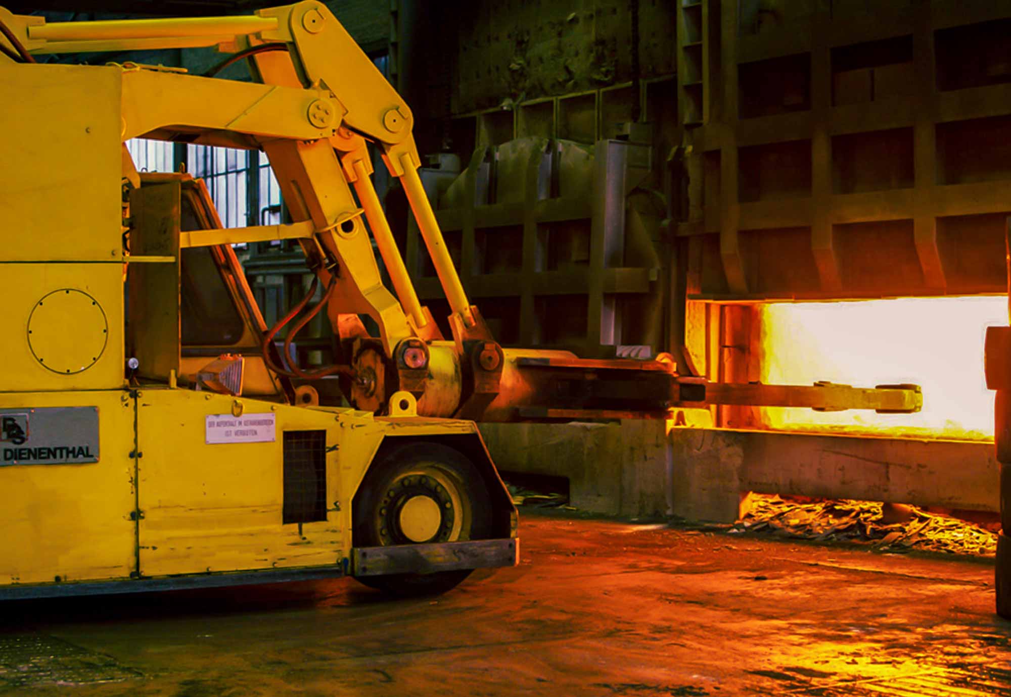Mobile transport manipulator in use